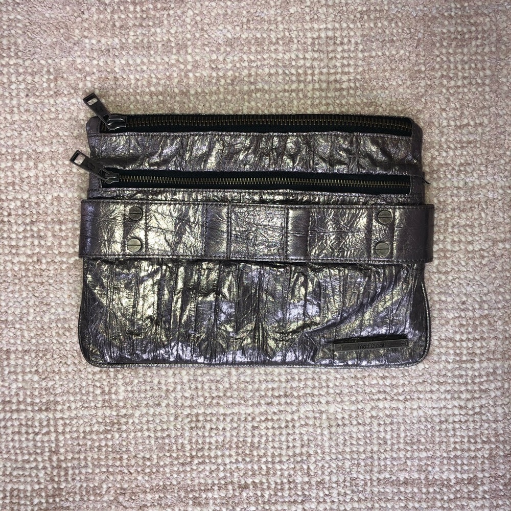 Metallic Clutch
